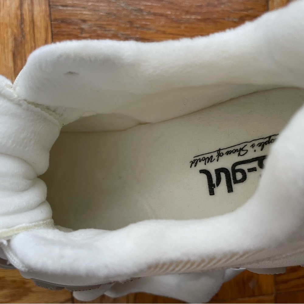 Sneakers - Picture 6 of 12